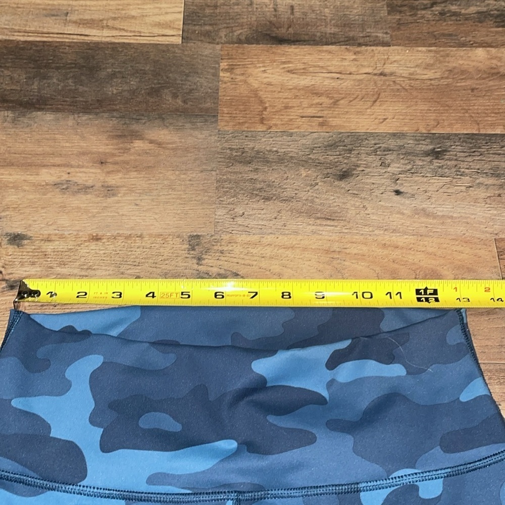 Fabletics Powerhold Leggings. Size Small. Camo. - Picture 4 of 4